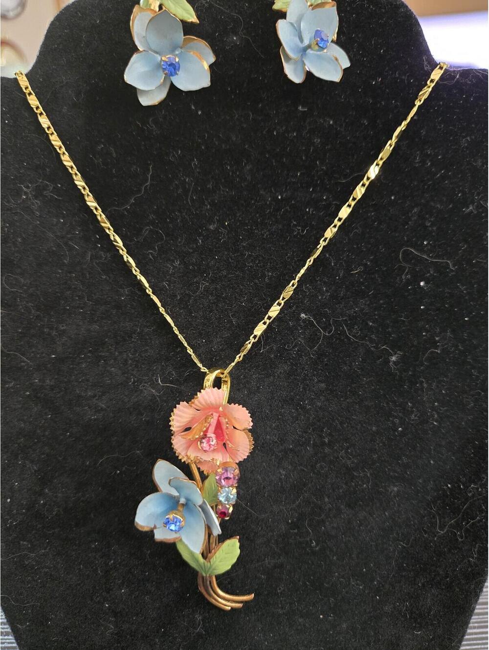 1940s Vintage Floral Enamel brooch/Pendant Necklace and Earrings Set